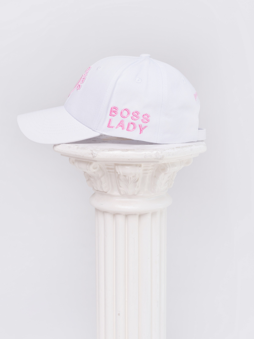 Boss Lady, moderná šiltovka proti slnku s logom Peach Pump