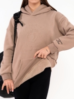 Спортен суитчър с плюшена подплата и бродиран надпис на ръкава