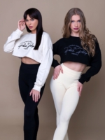 Черна спортна блуза със сива бродерия от памук