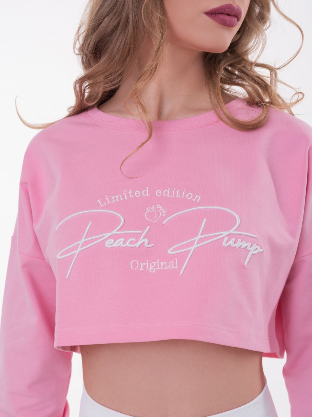 Розова къса спортна блуза с бяла бродерия Peach Pump