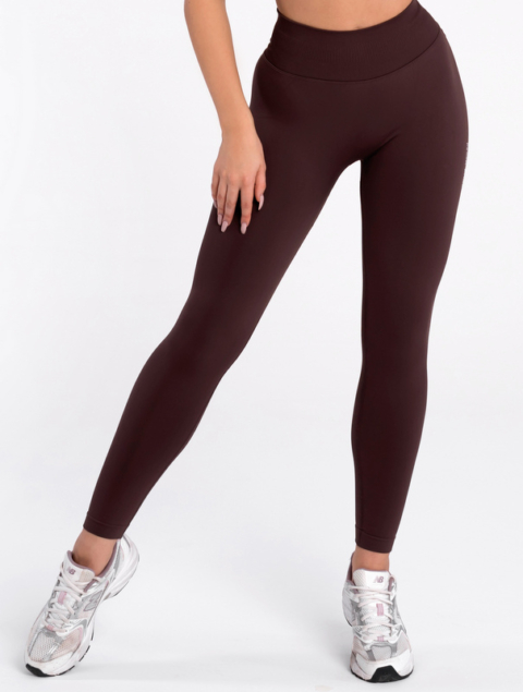 Кафяв безшевен клин с ниска талия от Peach Pump