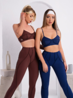 Черен спортен комплект с обърнати шевове и висока талия от еластична материя