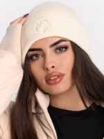 Beżowa czapka zimowa z haftem z przodu Peach Pump