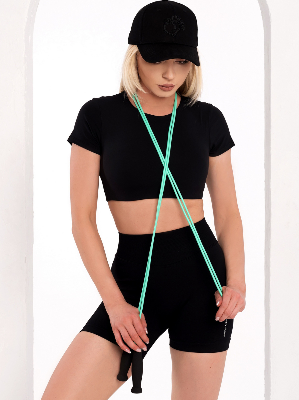 Fekete, rövid sport leggings varrás nélküli anyagból, közepes derékmagassággal