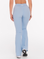 Jasnoniebieskie legginsy sportowe typu dzwony ze średnią talią V