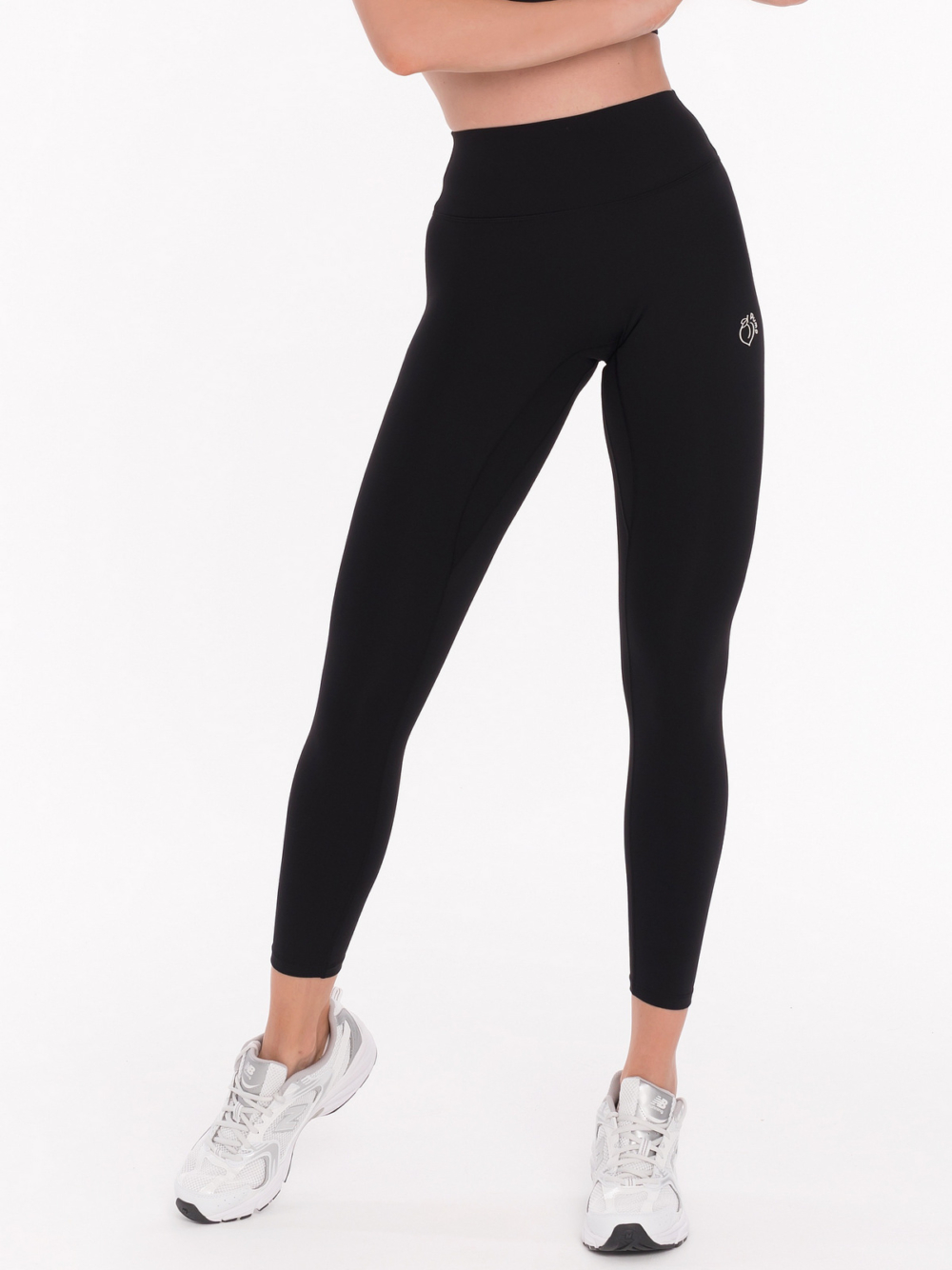 Czarne legginsy damskie o prostym designie bez szwów z przodu