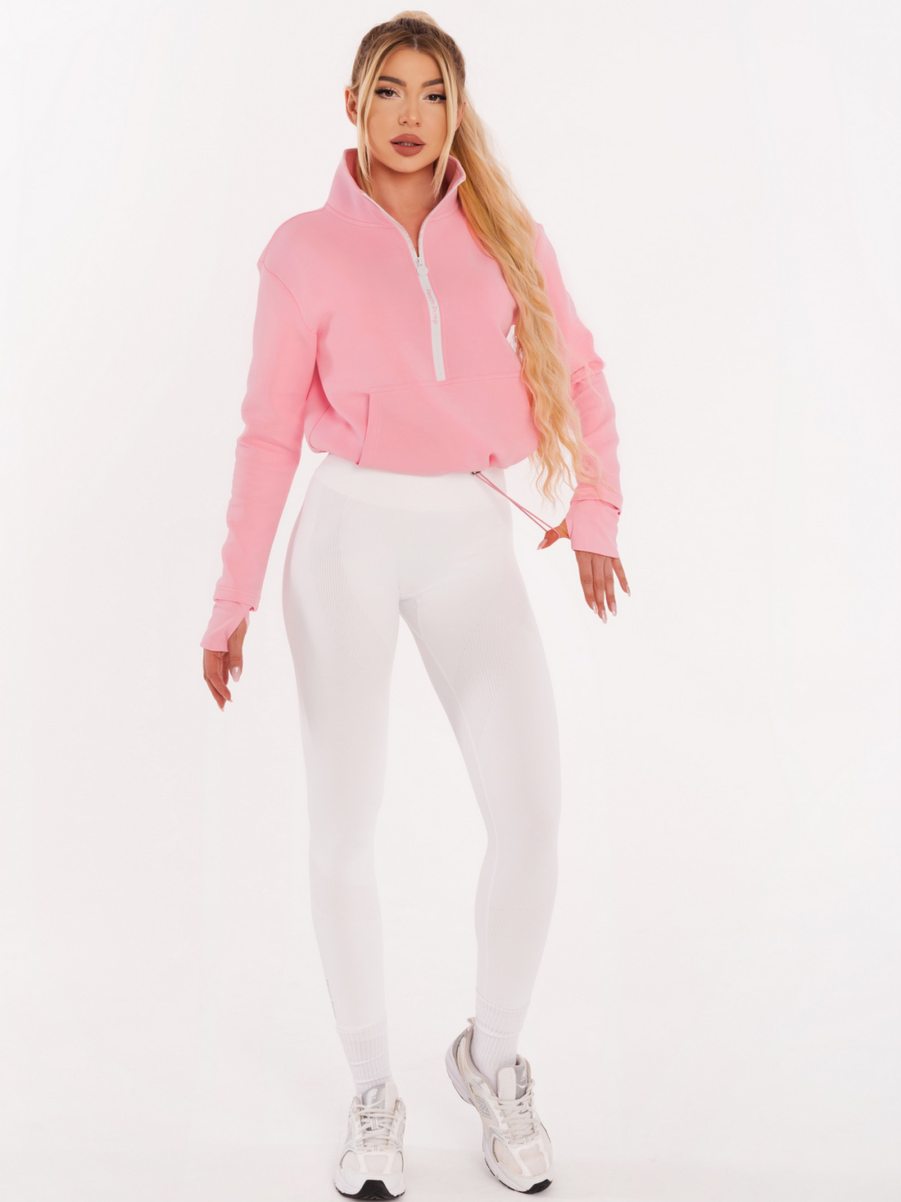 Módna dámska športová mikina v ružovej farbe s viazaním v páse a nápismi