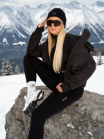 Fekete színű, vastag női téli dzseki Peach Pump hímzéssel